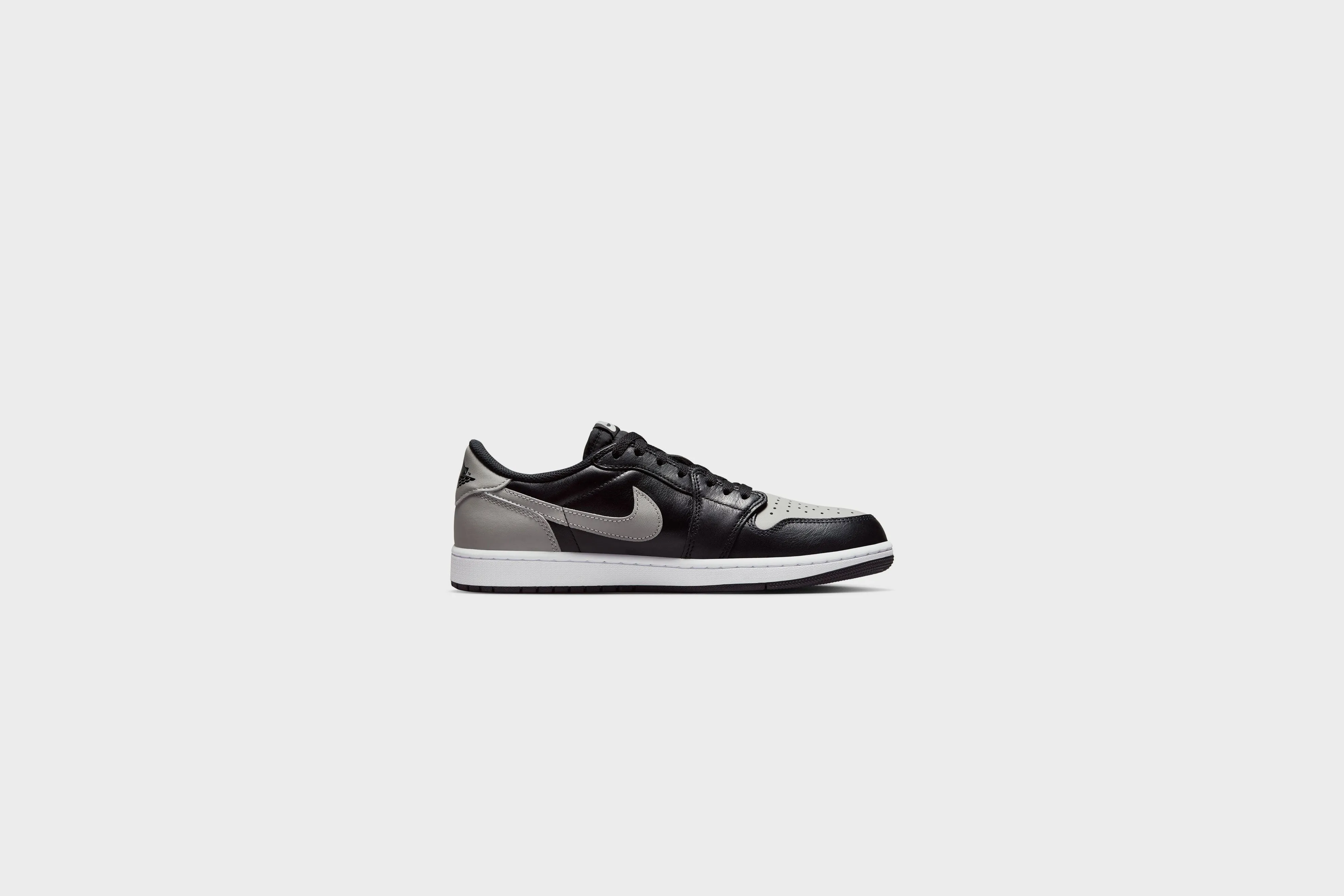 Air Jordan 1 Retro Low OG (Black/Medium Grey-White)