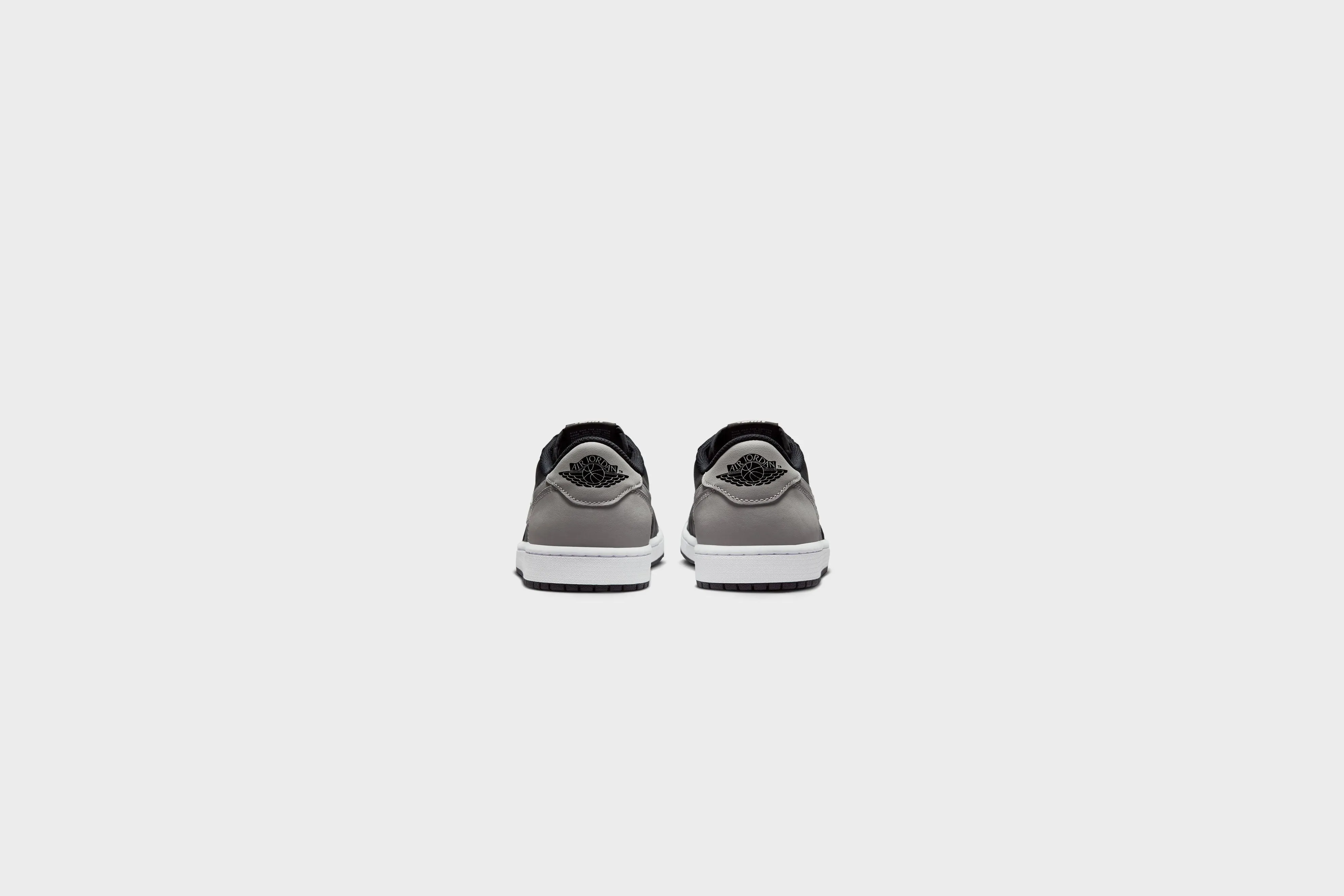 Air Jordan 1 Retro Low OG (Black/Medium Grey-White)