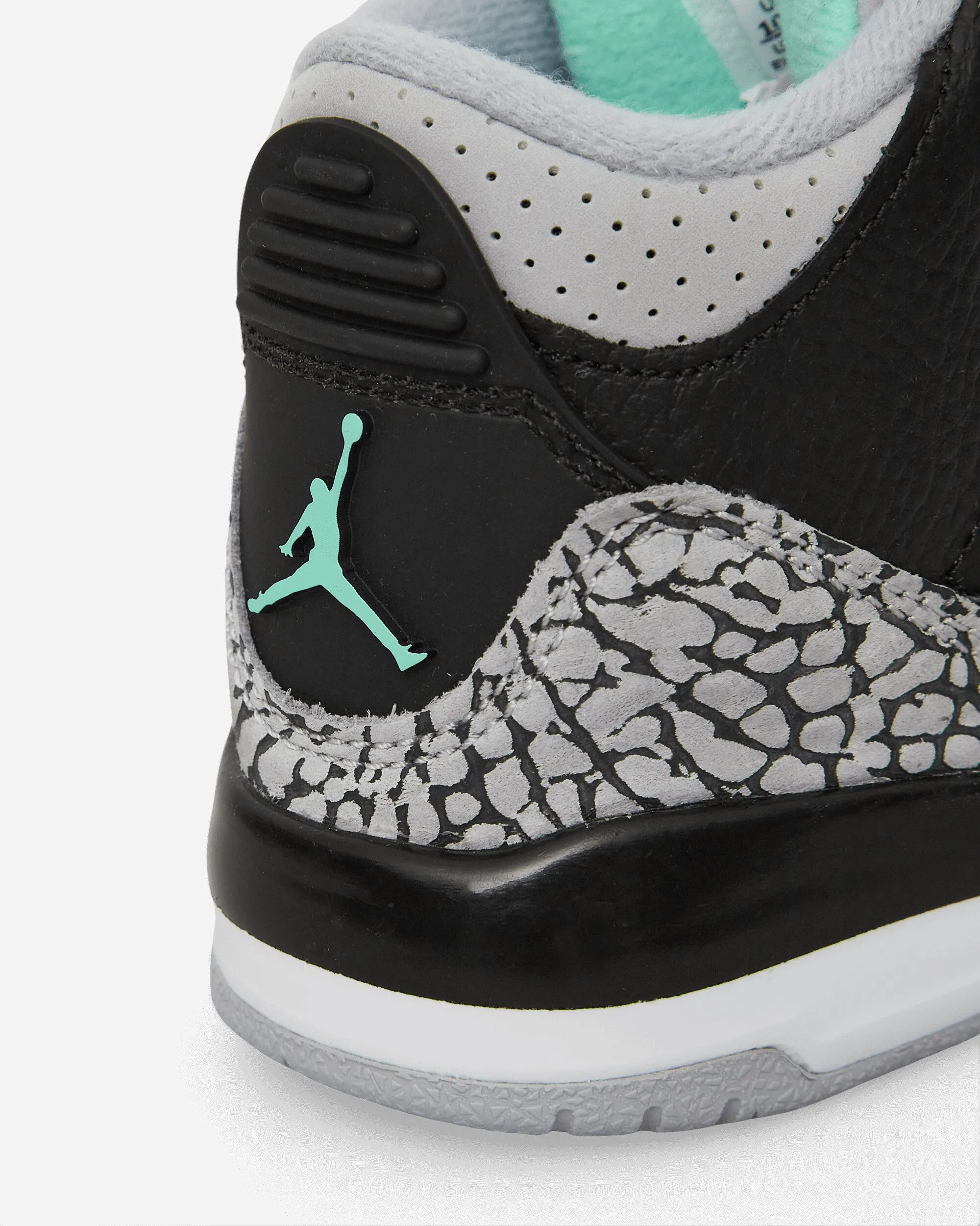 Air Jordan 3 Retro (PS) Sneakers Black / Green Glow