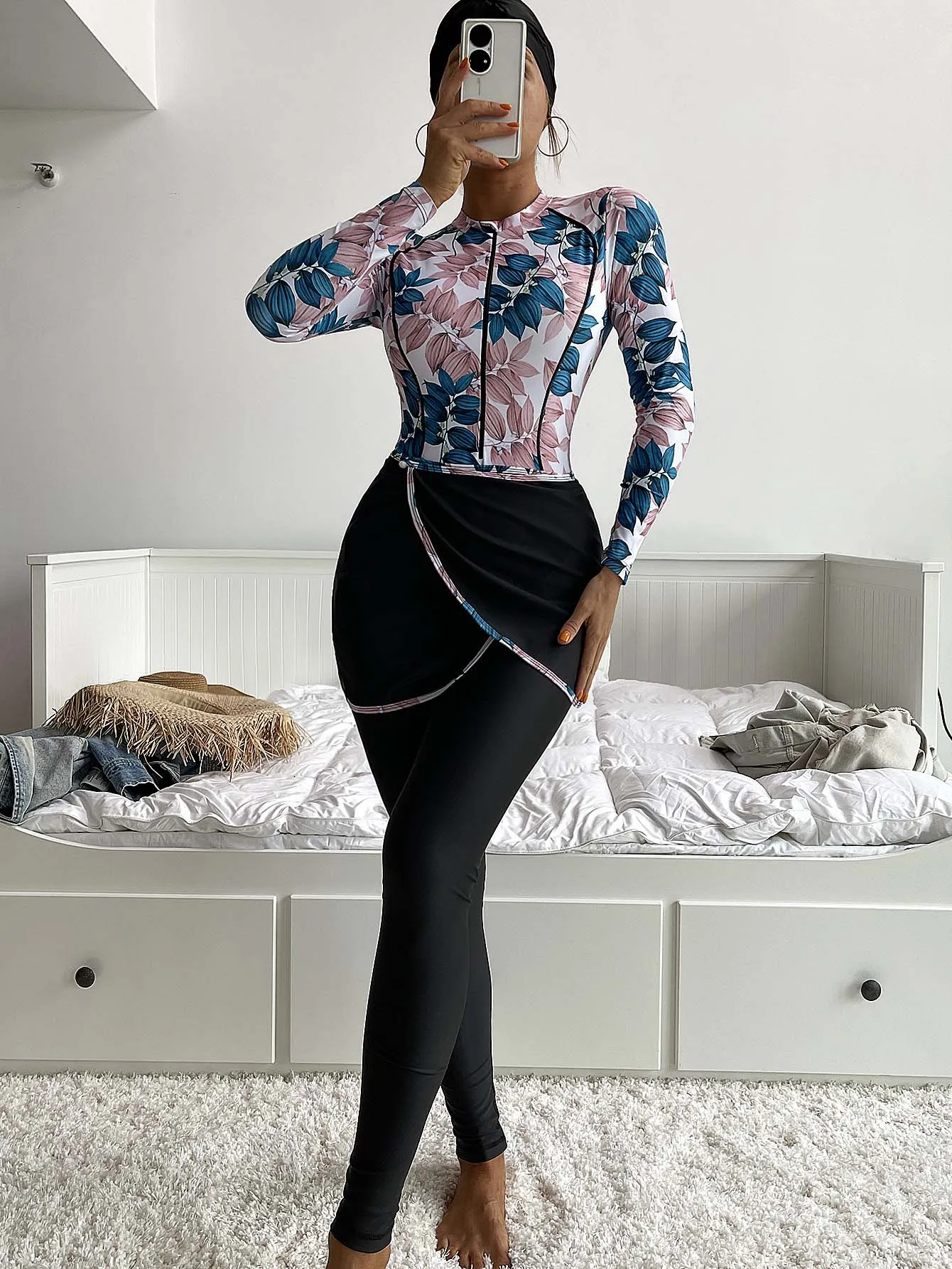 All-over printed conservative swimsuit, three-piece swimsuit UPF50  Rash Guard