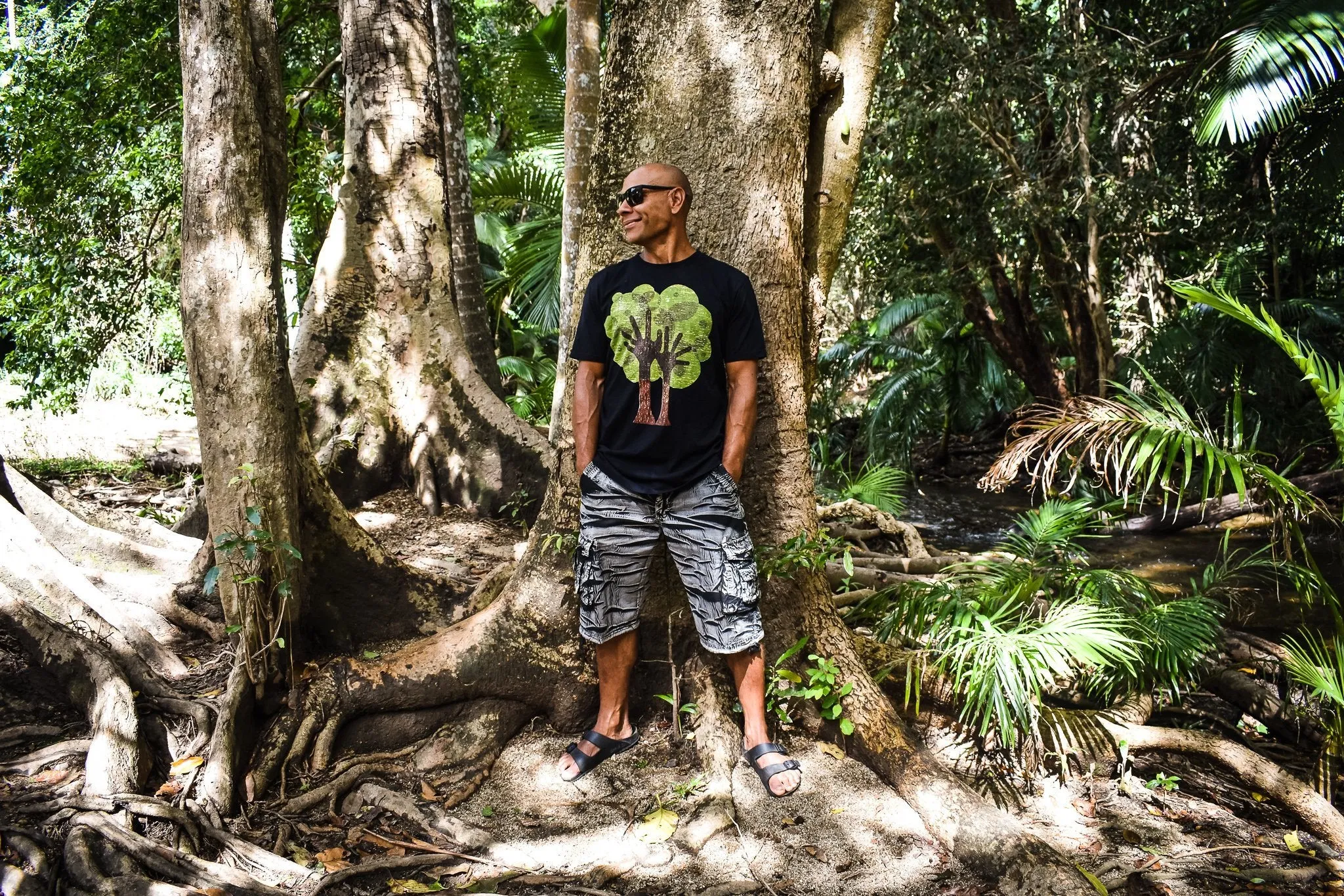 Alternate T Shirt - 2 Hands Black