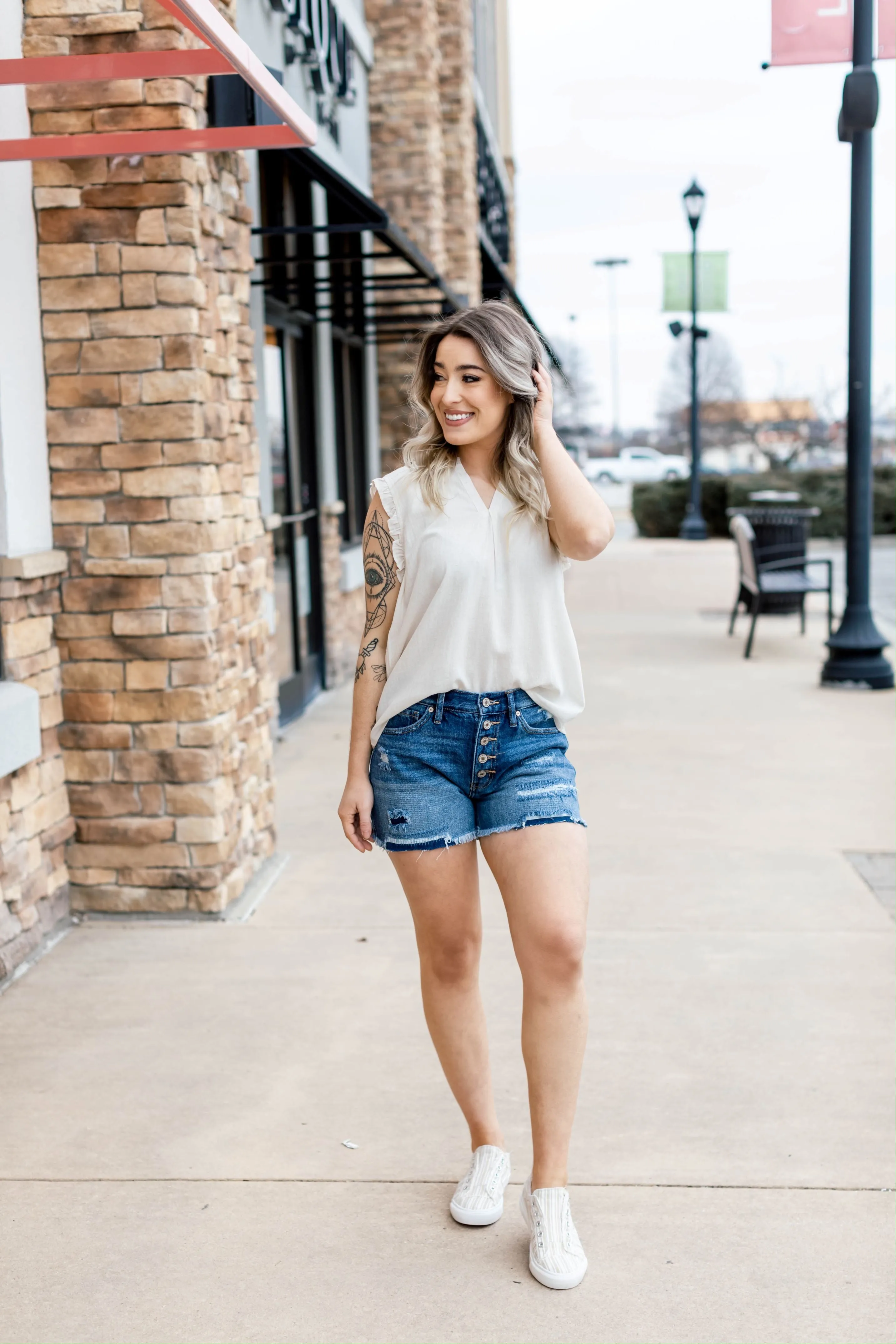KanCan Krissy Ultra HR Mom Shorts