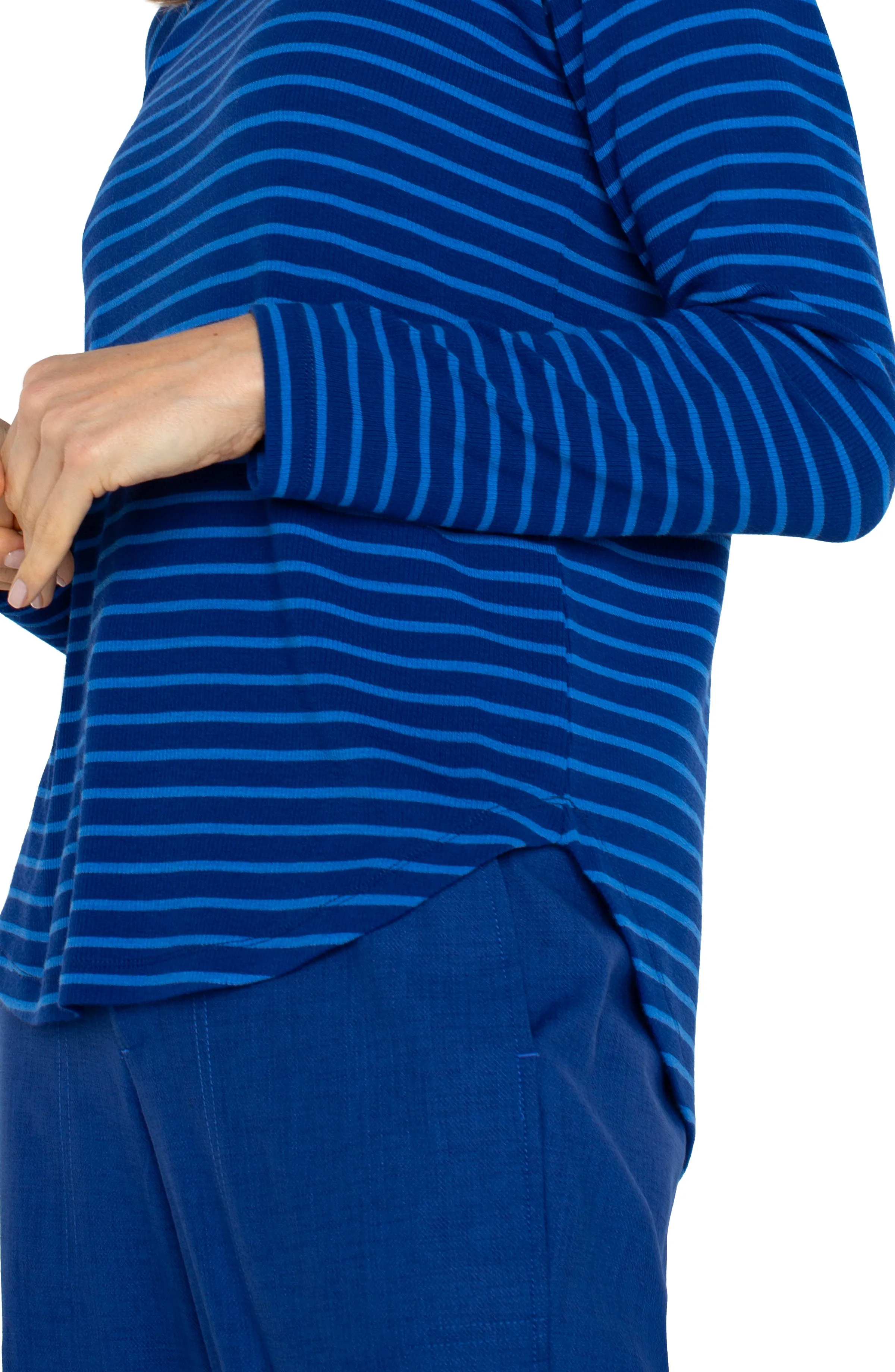 LONG SLEEVE SCOOP NECK TOP