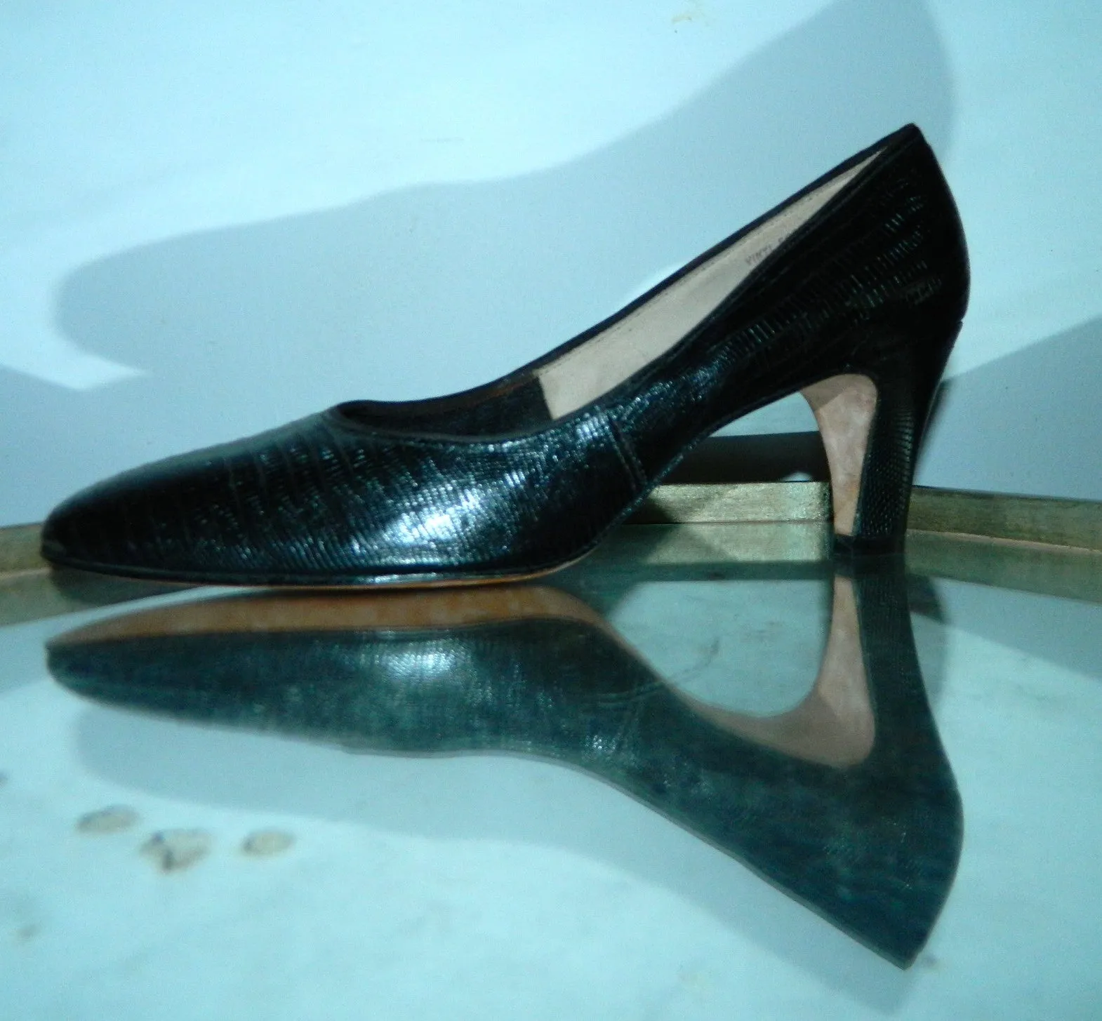 vintage 1960s black LIZARD heels shoes 7 1/2 N
