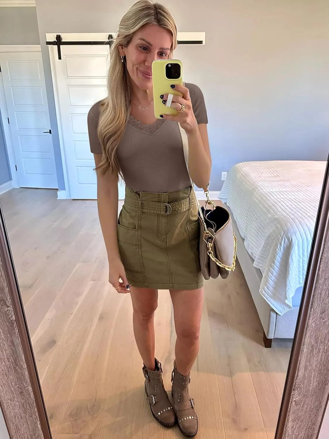 Women Short Sleeve Lace V Neck Shirts Ribbed Knit Fitted Basic Tee Tops Business Dressy Casual Summer Blouses T-Shirt